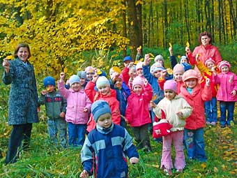 Исследуем деревья на участке детского сада
