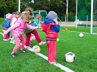 Как разнообразить прогулки с группой в детском саду