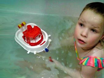 Куда плывет кораблик?